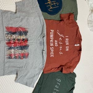 4 Lg boutique tees! Holiday Edition!
